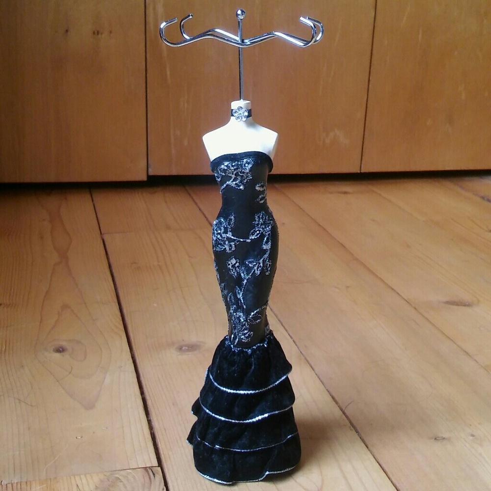 NWOT Fancy Dress Lady Jewelry Stand